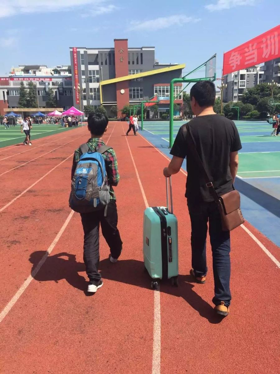 初中毕业生读什么技校好，成都高铁学校