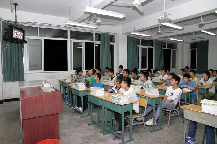 四川最好的铁路学校举行纪念革命先烈系列活动_招生问答