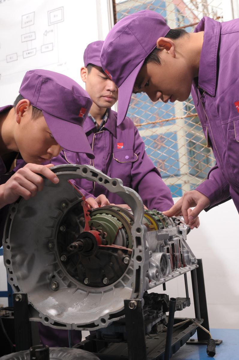 成都高铁学校