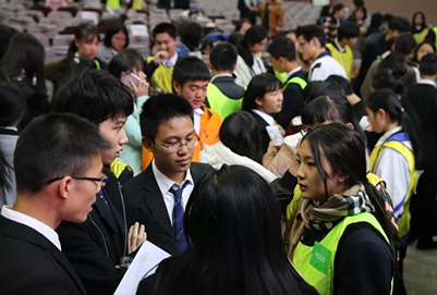 四省市高中生代表聚成都市，争霸未来商业精英