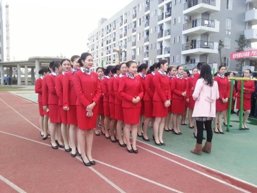 铁路专业中是不是只有乘务专业比较好就业？_成都高铁学校招生