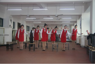 怎么那么多人报读高铁乘务专业_成都高铁学校招生