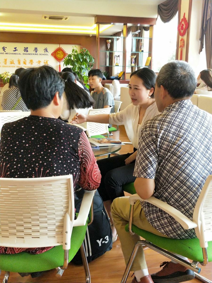 四川铁路学校的奖学金助学金包括哪些？_成都高铁学校招生
